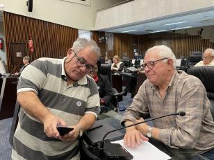 Celepar promove novas edições do curso de smartphone para idosos ao redor do Paraná