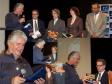Na foto, o Governador do Paraná,
Roberto Requião, o presidente da
Associação Italiana de Ecologia
Humana, Roberto Masier, o arquiteto
Jean Pierre Velo, a pesquisadora da
Faculdade de Ciências Agrárias,
Elena Pisani e o diretor-presidente
da CELEPAR e secretário de Assuntos
Estratégicos, Nizan Pereira e a presidente do Museu Oscar Niemeyer,
Maristela Requiãona Escola de
Governo, no dia 11 de dezembro de
2007