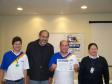 Edegar (Eletrosul), o secretário de 
Assuntos Estratégicos, Nizan 
Pereira, recebendo seu certificado o Gilnei Dias Machado, do 
Comitê Gestor Estadual do Programa 
Luz Para Todos e a gerente de 
inclusão digital, Marilaide de 
Quadros, na entrega dos certificados de conclusão aos novos 
monitores dos Telecentros Paranavegar 