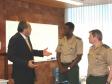 O diretor-presidente da CELEPAR e secretário de 
Assuntos Estratégicos, Nizan Pereira recebe a visita da
Comitiva das Forças Armadas, ao seu lado o  Capitão Edgar
Honorato Cardoso Bernardo e o  Major Paulo Fernando 
Lamellas