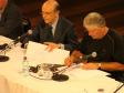 O governador do Paraná, Roberto Requião e o governador de São Paulo, José Serra, assinaram o 
protocolo de intenções para troca 
de experiências nas áreas de 
saneamento básico, meio ambiente, 
desenvolvimento urbano e habitação, 
no encerramento do Seminário 
Internacional "Crise - Rumos e 
Verdades" - Foto Marcia Midori