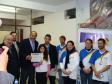 O diretor-presidente da Celepar e 
secretário de Assuntos 
Estratégicos, Nizan Pereira e 
equipe dos Telecentros Paranavegar 
e autoridades na entrega dos 
certificados