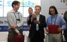 Presidente Jacson Carvalho Leite (ao centro) ao lado dos analistas Luis Alberto Menon de Araújo e Dirceu Grein, recebem o prêmio e-Gov 2013