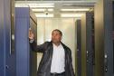  Padre Joaquim Andrade benze o novo data center