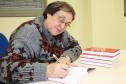Também foi tarde de autógrafos para Yara Sarmento 