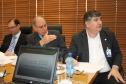 O diretor administrativo-financeiro, Lucio Alberto Hansel, entre o secretário Edson Casagrande e o diretor da SEFA, Amauri Escudero,  apresenta os resultados do balanço 2011
