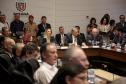 A governadora Cida Borghetti assinou nesta segunda-feira (23), durante a reunião do secretariado, no Palácio Iguaçu, um decreto que padroniza os procedimentos de atendimento e deixa de exigir dos usuários informações que já estão na base de dados do Estado. A ideia é  diminuir a burocracia e facilitar o atendimento dos órgãos públicos estaduais aos cidadãos.