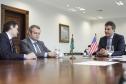 Governador Beto Richa durante audiência com o reitor da Escola de Políticas Públicas da Universidade de Chicago, prof. Daniel Diermeier, acompanhado pelo secretário do Desenvolvimento Urbano, Ratinho Junior e do deputado estadual Guto Silva. Curitiba, 30/11/2015. Foto: Pedro Ribas/ANPr