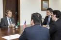 Governador Beto Richa durante audiência com o reitor da Escola de Políticas Públicas da Universidade de Chicago, prof. Daniel Diermeier, acompanhado pelo secretário do Desenvolvimento Urbano, Ratinho Junior e do deputado estadual Guto Silva. Curitiba, 30/11/2015. Foto: Pedro Ribas/ANPr