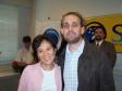 A funcionária da CELEPAR, Eleni Lumi Hiratsuka, comemorando seus 20 anos de serviços prestados para a empresa, os nossos agradecimentos, ao seu lado o diretor de operações, Robson Valentin