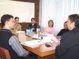 O diretor de Desenvolvimento Henrique 
Miorelli e técnicos da Celepar avaliam 
evolução do Hospub 