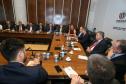O governador Beto Richa se reuniu nesta segunda-feira (22), no Palácio Iguaçu, com o diretor da Casa da Moeda, César Augusto Barbiero, para conhecer os modelos e mecanismos de segurança do Documento Nacional de Identificação (DNI), que vai unificar o RG, CPF e Título de Eleitor em um único documento