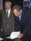 O secretário de Assuntos Estratégicos e diretor-presidente da Celepar, Nizan Pereira assina o projeto para proteger a infância e juventude, na Escola de Governo