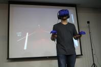 No aniversário da Celepar, empregados participam de ação com games e realidade virtual e doam caixas de leite para associação