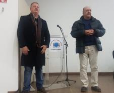 A versão atualizada da página foi apresentada ao secretário-chefe da Casa Civil, Luiz Eduardo Sebastiani, pelo secretário de Controle Interno, Carlos Eduardo de Moura, e pelo presidente da Celepar, Jacson Carvalho Leite, durante encontro realizado no Palácio Iguaçu, em Curitiba.     