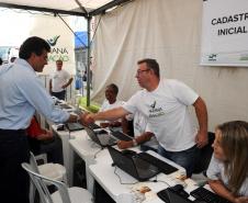 O governador Beto Richa visita a central de cadastro que é administrada pela Celepar