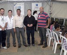 Julio Cesar, Eduardo Cardoso, Valderi P. da Silva, Jacson Carvalho Leite  e Alzemar Venâncio. Equipe da Celepar presente no Paraná em Ação do Bairro Novo