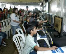 Estande da Celepar no Paraná em Ação em Tibagi. Inclusão digital