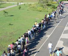 Mutirão da Cidadania Paraná em Ação faz 60 mil atendimentos em Ponta Grossa. 16-11-2014.