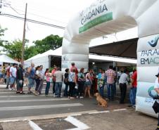 Feira de serviços gratuitos está instalada até este sábado e domingo (22e 23), na Praça da Bíblia em Foz. 22-11-2014 Foto: Levy Ferreira SERC