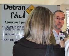 O diretor-geral do Detran-PR, Marcos Traad, no lançamento do sistema desenvolvido pela Celepar que permite fazer documentos pela internet
