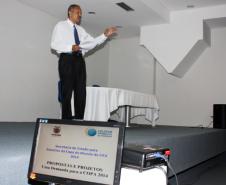 O coordenador na Celepar do projeto Copa do Mundo, Adão Antonio Predozo explica aos membros das câmaras temáticas  a metodologia do trabalho