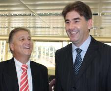 Deputado Paranhos conhece atuação da Celepar na área da saúde