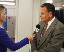 O diretor de tecnologia da informação, Danilo Scalet conversa com a imprensa sobre a operação do moving