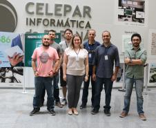 Em frente (da esquerda para direita): Leandro Mozzato, Karina Curcio, Rubens de Brito Filho e Reinaldo Jasluk.

Atrás: Jurandir Gonçalves, Fabio Hasegawa e Renato Abreu (prestador de serviço pela empresa Sigma).