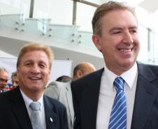 O presidente da Celepar, Jacson Carvalho Leite e o prefeito de Curitiba, Luciano Ducci na cerimônia de reabertura do Palácio Iguaçu
