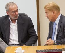 Marcos Traad, diretor-geral do Detran e Jacson Carvalho Leite, presidente da Celepar