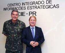 chefe do Departamento-Geral do Pessoal do Exército Brasileiro, general de Exército Francisco Carlos Modesto e o presidente Jacson Carvalho Leite