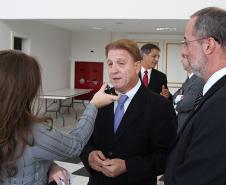 O Governo do Paraná lançou nesta segunda-feira (22) o novo site do Departamento de Trânsito do Paraná e o serviço de renovação automática da Carteira Nacional de Habilitação. Jacson Leite concede entrevista à imprensa