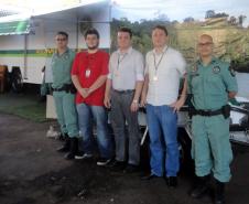 Da esquerda para direita - cabo Edson, Luiz Eduardo de Santana e Oliveira, Rodolfo Zanardi Loiola, Fernando Suzarte Schiavon (NR Celepar - Maringá) e o soldado Rywerson. 