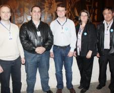 Na foto, o pessoal da DIDES-D2, Márcio Luiz Hein, Alexandre Luiz Boruschenko Moro,Cristiano Precoma (DIDES-E1), Maria Tereza Rodrigues Pahl e Gilson Nishimoto