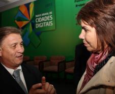 Presidente da Celepar, Jacson Carvalho Leite e a secretária de Inclusão Digital do Ministério das Comunicações, Lygia Pupatto