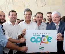 Governador Beto Richa durante lançamento do programa Escola Conectada, para ampliar o uso de recursos tecnológicos nos colégios da rede pública estadual, e assinatura de convênios com Apaes para destinar recursos para melhoria na infraestrutura das instituições.Curitiba, 28/02/2018.Foto: Jaelson Lucas/ANPr