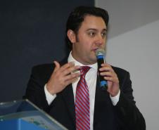Secretário Ratinho Júnior durante abertura do Seminário Internacional de Governança Metropolitana COMEC no Auditório da Celepar, com a presença do ministro das Cidades, Gilberto Kassab. - Curitiba/Pr - 19.10.15 - Foto Jonas Oliveira/AEMPr
