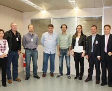 Denise Tatebe, Carlos Roberto Lantmann, Márcio Luiz Hein, José Juracy Macedo,  Marcos Vinicius Lanza, Ângela Beatriz Bot, Carlos Alberto Amaral Siqueira e Jacson Carvalho Leite trataram sobre o GMS, em reunião na Celepar
