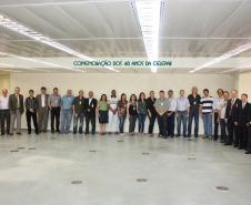 Os aniversariantes com a Diretoria