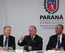 Presidente da Celepar, Jacson Carvalho Leite; secretário da Copa, Mário Celso Cunha e o assessor da Celepar, Adão Antônio Pedroso