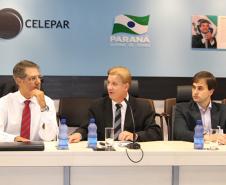 José Richa Filho, Jacson Carvalho Leite e o presidente da Ferroeste, João Vicente Bresolin, presidetne da Ferroeste, durante reunião no Centro Integrado de Informações Estratégicas (CIIE) da Celepar