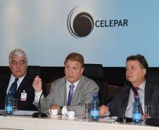 Airton Hack, vice-presidente da ACP; Jacson Carvalho Leite, presidente da Celepar e Newton Tadeu Rocha, diretor do IIPR   