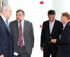 Secretário chefe da Casa Civil, Reinhold Stephanes; vice-governador e secretário da Educação, Flávio Arns; secretário de Infraestrutura e Logística, José Richa Filho e o presidente da Celepar, Jacson Carvalho Leite