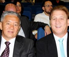 Deputado Teruo Kato e o presidente Jacson Leite na abertura do evento