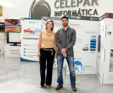 Débora Ruedell e João Alfredo Knopik Junior (DIDES-A2) responsáveis pelo desenvolvimento do agendamento on line ao IIPR