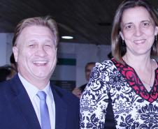 Jacson Carvalho Leite e a secretária da Justiça, Maria Tereza Uille Gomes