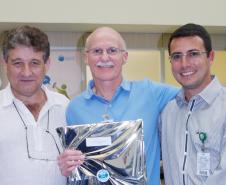 Rogerio Pietszekovski homenageado pelos seus 35 anos de serviços prestados na Celepar. 