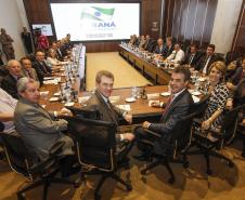 Governador Beto Richa em reunião com o secretariado do estado. Curitiba, 16/12/2015. Foto: Pedro Ribas/ANPr