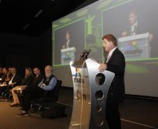 O presidente Jacson Carvalho Leite destaca a importância do uso inteligente da tecnologia da informação na prestação de serviços públicos qualificacos ao cidadão, durante seu discurso na abertura da Latinoware 2011